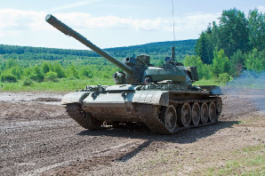 Т-54 с поднятым орудием