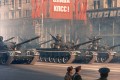 Основной боевой танк Т-72 на параде в Москве, 7 ноября 1983 года