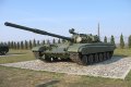 Средний танк Т-64 стоит в музее