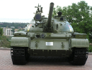 Танк Т-54 имеет броневой сварной корпус
