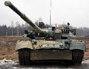 На танк Т-80 устанавливается 125-миллиметровая пушка Д-81