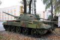 Модернизированный средний танк Т-62 в Московском Суворовском училище, вид сбоку