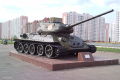 Танк Т-34 модификация Т-34-85 на постаменте в Курске